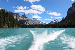 Maligne lake at Canada as one of your lake vacation