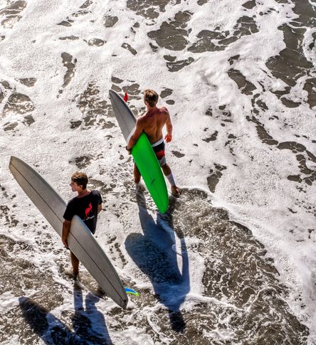 Reasons to get your children a teen surf camp